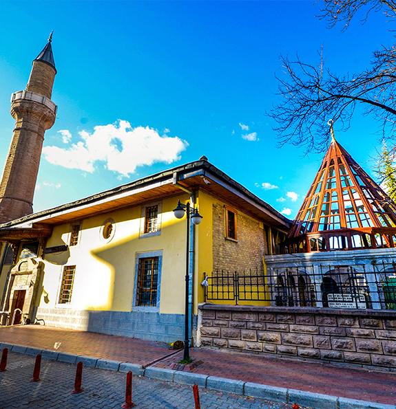 Şeyh Sadrettin Konevi Cami ve Türbesi